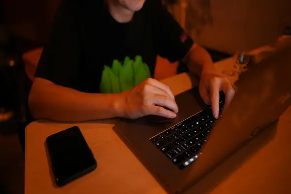 快手订单查询指南:轻松掌握购物进度与心得分享一、引言