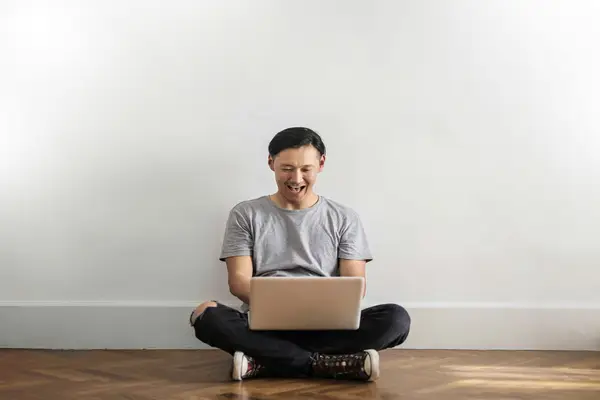 如何在抖音上发布视频赚钱?揭秘成功的秘诀!一、了解抖音的商业模式