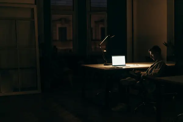 如何在抖音上架商品进行团购？如何开通团购功能？网