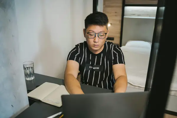 快手怎么给别人充值，给别人充快币在哪冲