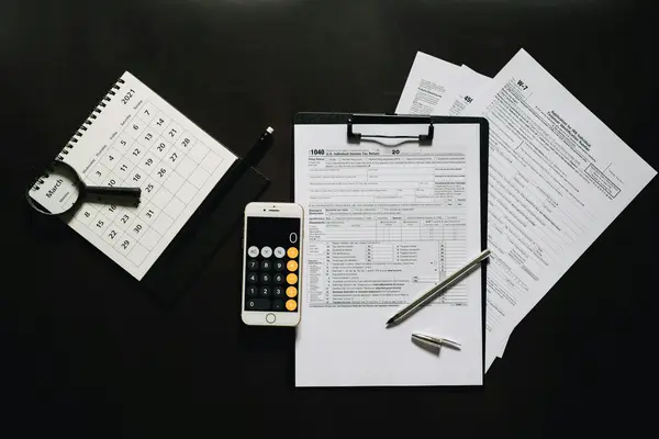 揭秘抖音直播的收入方式（那些热门直播账号的真实收入情况）
