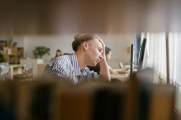 抖音个人号和企业号哪个更容易火？做什么类型的比较好