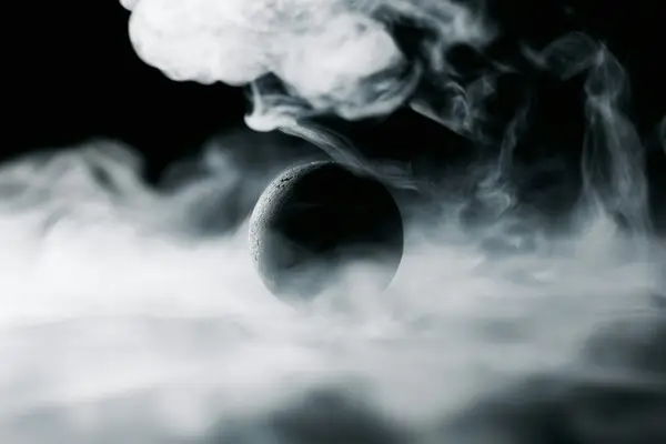 怎样在抖音火山版找到朋友的作品？